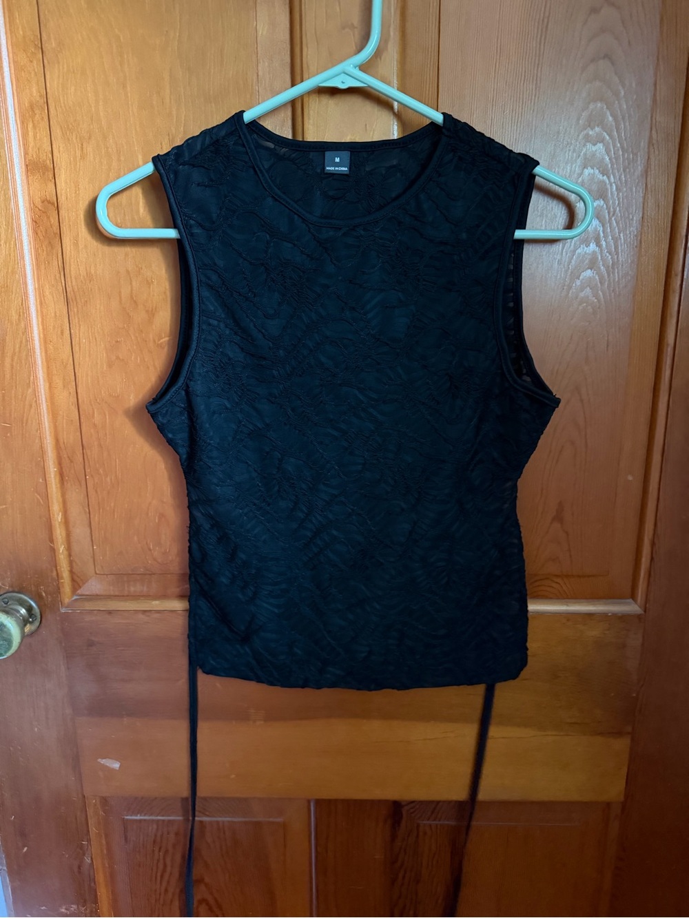 SHEIN Black Sleeveless Lace Crop Top